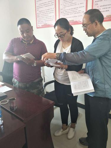 为连队职工宣传辅导《第十师北屯市职工群众应知应会》主要内容