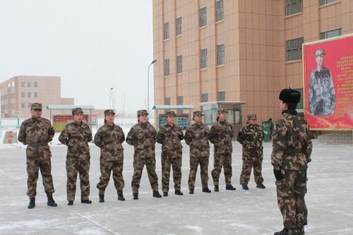 图二练兵现场_副本