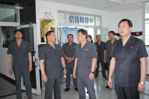 伊春中院一行参观十师中院