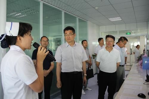 兵团考核验收组在十师精神卫生中心.JPG