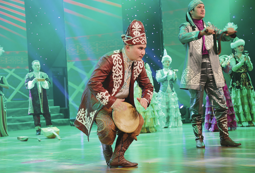 哈萨克古老乐器表演《狂欢达斯坦》