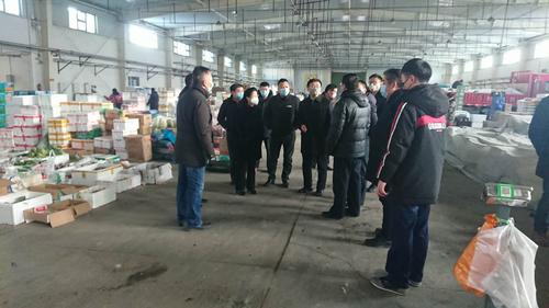 钟波常委到北屯市九鼎市场调研