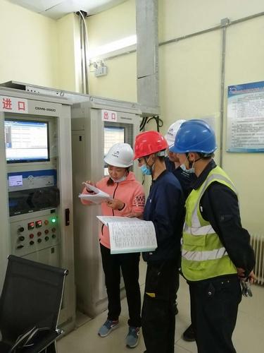 师市生态环境检查屯富热电公司2#在线监测设备运行情况