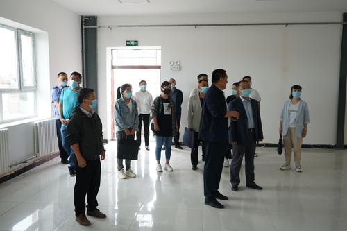 师市人社系统帮扶工作组现场了解连队职工活动室建设