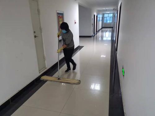 打扫楼道
