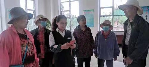 教老年人如何进行视频认证