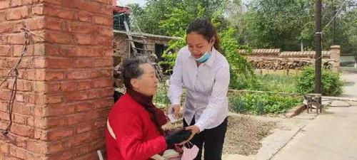 为行动不便老人上门服务
