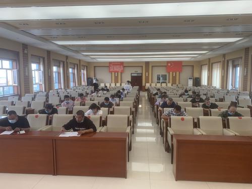 图为开展民法典专题法律知识测验