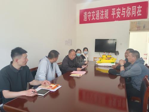 师市工业和信息化局联合北屯经济技术开发区深入石河子白杨预拌砼有限公司海川分公司召开助残座谈会