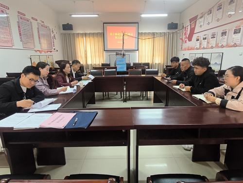 商务局联系服务群众工作小组在181团7连召开民情恳谈会