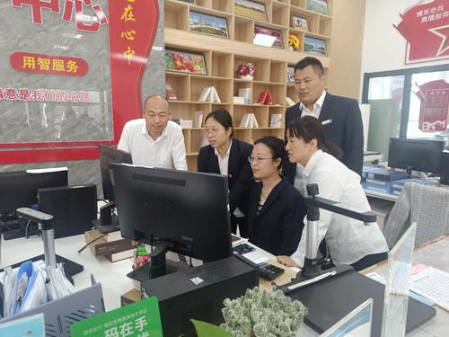 十师187团社保所同183、188团社保所联合开展基金风险防控交叉检查