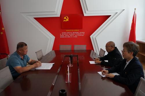 图为社保中心党支部与博望西街社区党支部开展联建活动