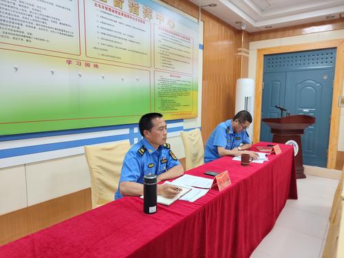 支队领导传达学习《中国共产党第二十届中央委员会第三次全体会议公报》 段泽磊摄
