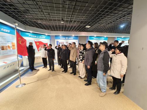 在181团屯垦戍边文化馆重温入党誓词