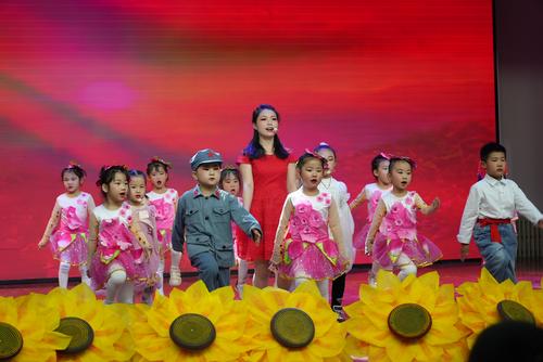 幼儿情景剧：《妈妈教我一支歌》