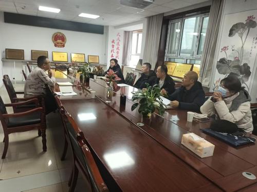 师市民政局党组书记、局长薛国文与街道开展座谈