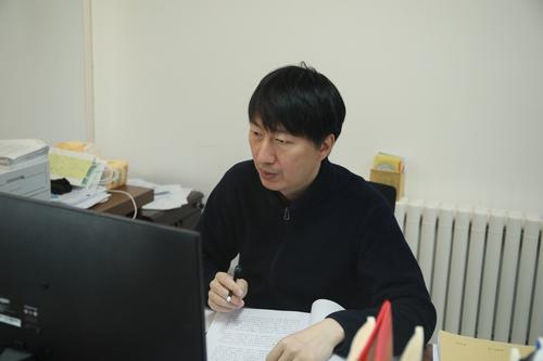 严斌