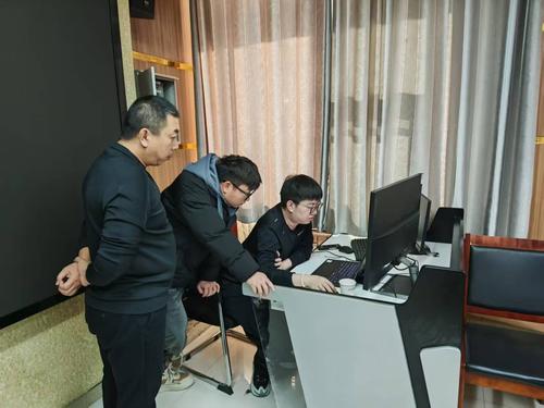 北大荒集团技术人员孙铭为师市农业数字化平台工作人员培训
