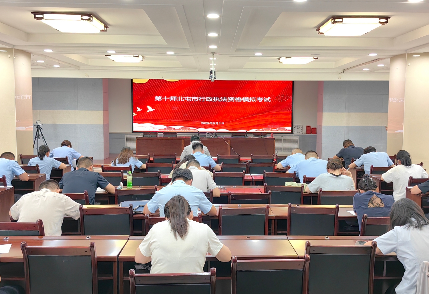 图1