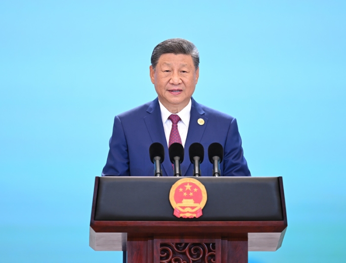 习近平和彭丽媛为出席2025年上海合作组织峰会的国际贵宾举行欢迎宴会