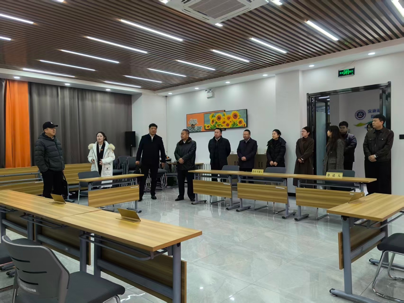 调研组在经开区巡回仲裁庭调研