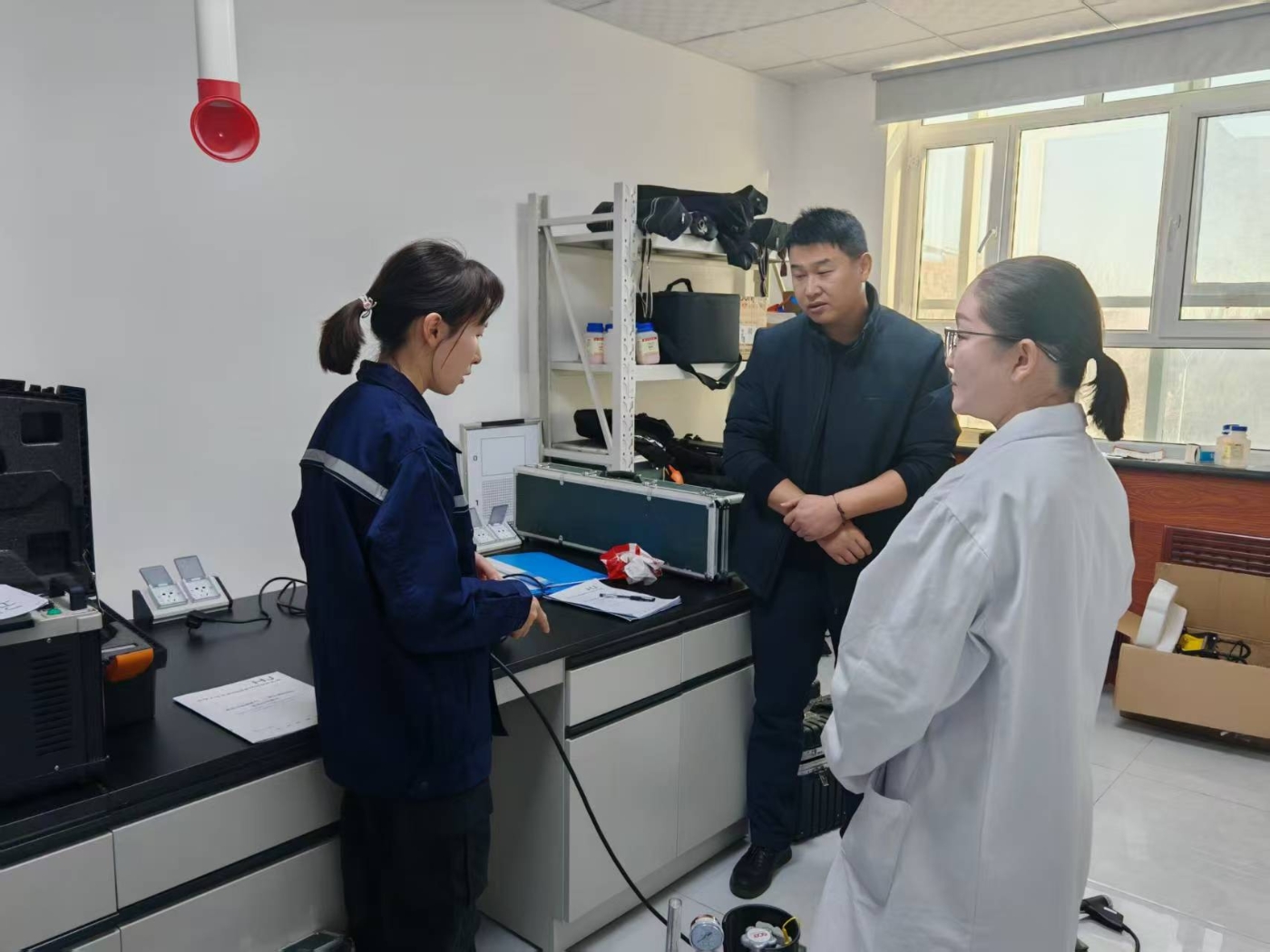 考官进行实操考核1