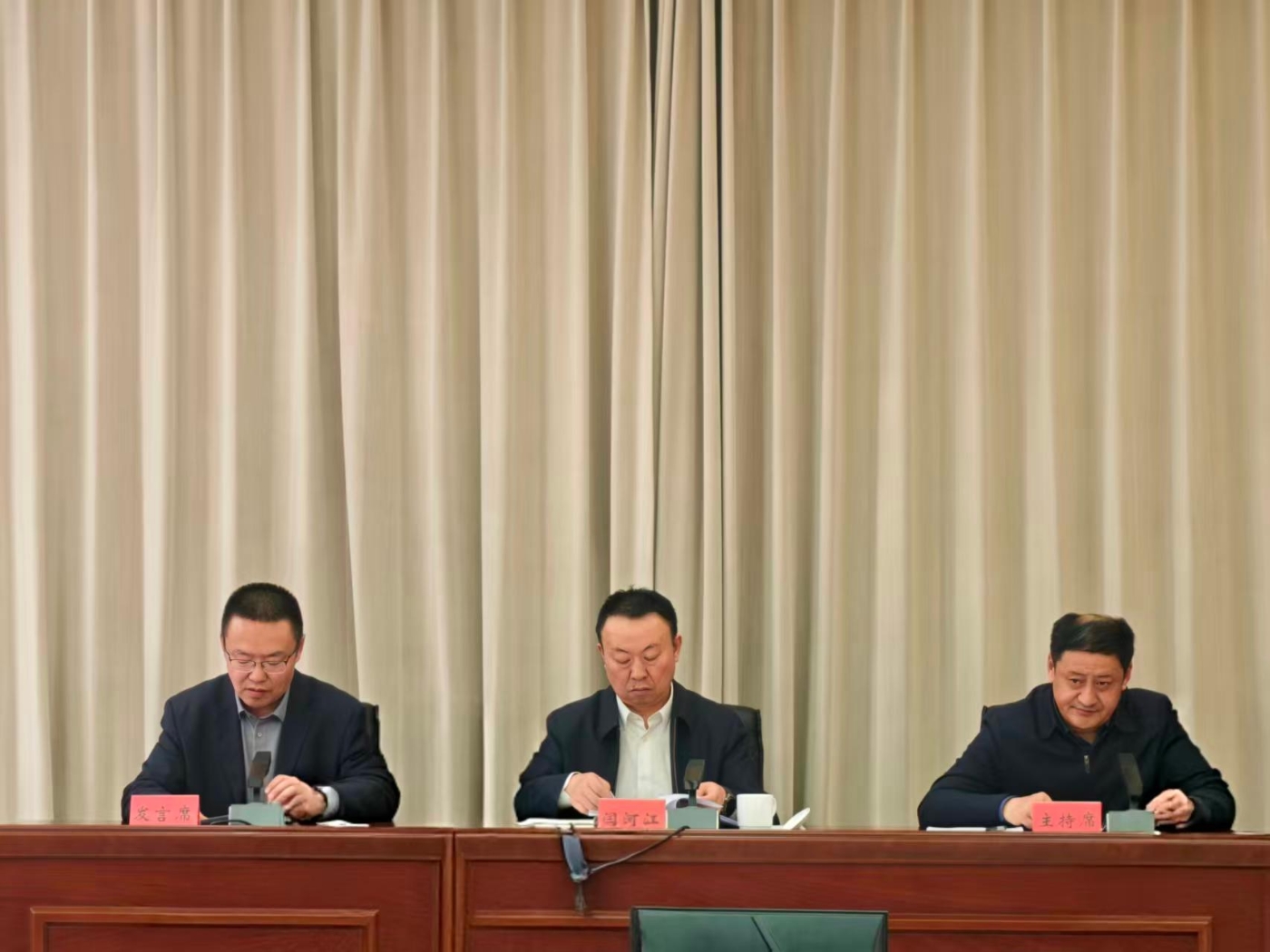 WPS图片(1) WPS图片(1)