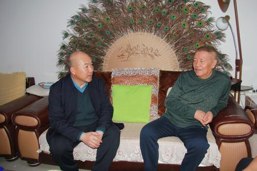 第十师北屯市总工会走访慰问劳动模范